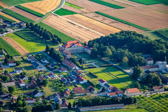 Vue aérienne de Château de Dornau à Dornava dans le département Slovénie, Slovénie