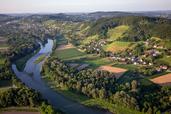 Vue aérienne de La Drave vue du sud à Duplek dans le département Slovénie, Slovénie