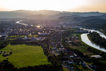 Vue aérienne de Canal HE Zlatolicje et rivière Drava à Maribor dans le département Slovénie, Slovénie