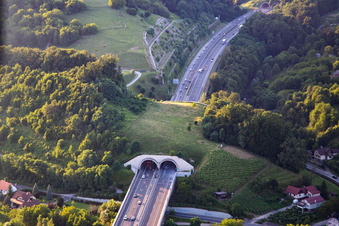 Vue aérienne de Pont vert sur l'E59 à Maribor dans le département Slovénie, Slovénie