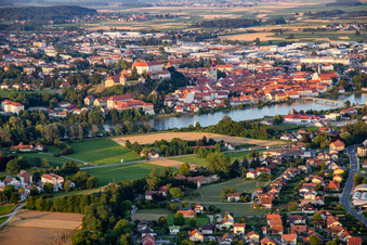 Vue aérienne de Vieille ville vue du nord-ouest à Ptuj dans le département Slovénie, Slovénie