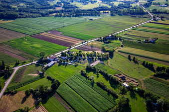 Vue aérienne de Parc pour maisons mobiles et campings Lijak à Nova Gorica dans le département Slovénie, Slovénie