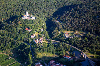 Vue aérienne de Château / Grad Rihemberk à Nova Gorica dans le département Slovénie, Slovénie
