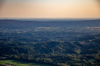 Vue aérienne de Miren-Kostanjevica dans le département Slovénie, Slovénie