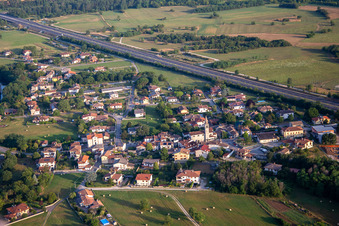 Vue aérienne de Savogna d’Isonzo dans le département Gorizia, Italie