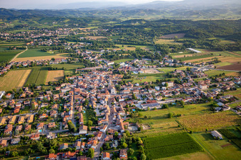 Vue aérienne de San Lorenzo Isontino dans le département Gorizia, Italie
