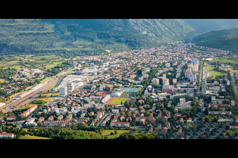 Vue aérienne de Centre-ville vu du sud à Nova Gorica dans le département Slovénie, Slovénie