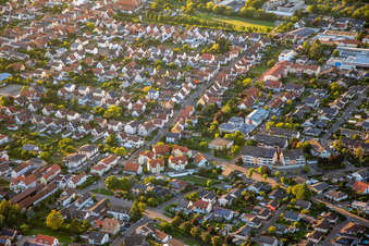 Vue aérienne de Mozartstraße Im See à Offenbach an der Queich dans le département Rhénanie-Palatinat, Allemagne