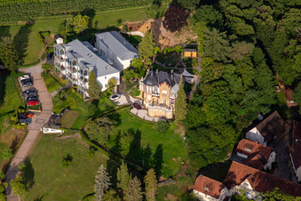 Vue aérienne de Yoga La Douce à le quartier Pleisweiler in Bad Bergzabern dans le département Rhénanie-Palatinat, Allemagne