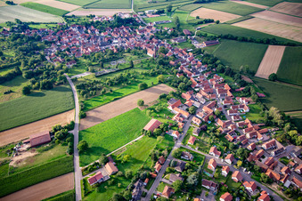 Vue aérienne de Hunspach dans le département Bas Rhin, France