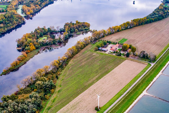 Vue aérienne de Hofgut Maxau à le quartier Knielingen in Karlsruhe dans le département Bade-Wurtemberg, Allemagne