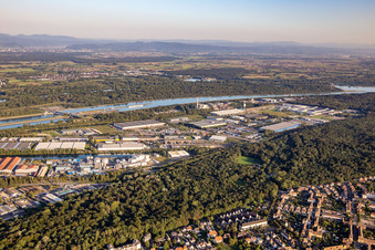 Vue aérienne de Darse IV à le quartier Port du Rhin Sud in Straßburg dans le département Bas Rhin, France