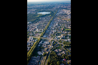 Vue aérienne de Canal du Rhône au Rhin à Illkirch-Graffenstaden dans le département Bas Rhin, France