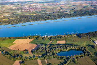 Vue aérienne de UNION NAUTIQUE DE PLOBSHEIM - UNAP au Plan d'Eau de Plobsheim à Eschau dans le département Bas Rhin, France
