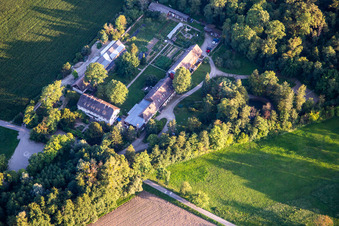 Vue aérienne de Centre d'Accueil du Puits de Jacob à Plobsheim dans le département Bas Rhin, France