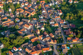 Vue aérienne de Wintzenheim-Kochersberg dans le département Bas Rhin, France
