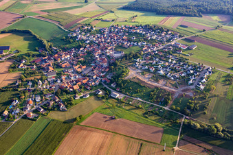 Vue aérienne de Uhlwiller dans le département Bas Rhin, France