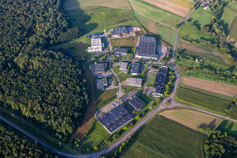 Vue aérienne de Zone commerciale de la rue du Tabac à Eschbach dans le département Bas Rhin, France