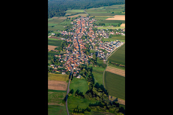 Vue aérienne de De l'est à Eschbach dans le département Bas Rhin, France