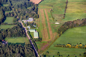Vue aérienne de Aéroport Schweighofen EDRO à Schweighofen dans le département Rhénanie-Palatinat, Allemagne