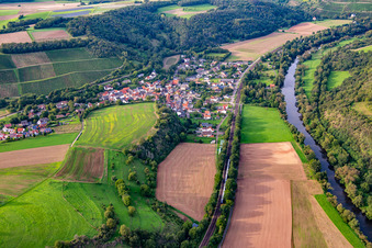 Vue aérienne de Nahétal à Boos dans le département Rhénanie-Palatinat, Allemagne