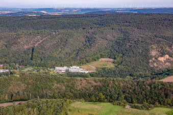 Vue aérienne de Clinique des Trois Châteaux à le quartier Ebernburg in Bad Kreuznach dans le département Rhénanie-Palatinat, Allemagne