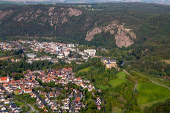 Vue aérienne de De l'ouest à le quartier Ebernburg in Bad Kreuznach dans le département Rhénanie-Palatinat, Allemagne