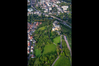 Vue oblique de Château Ebernburg / Centre familial protestant de vacances et d'éducation Ebernburg à le quartier Ebernburg in Bad Kreuznach dans le département Rhénanie-Palatinat, Allemagne