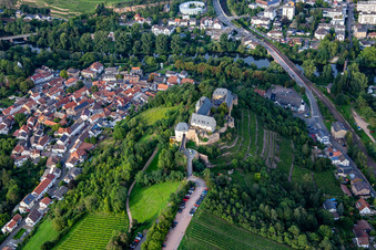 Château Ebernburg / Centre familial protestant de vacances et d'éducation Ebernburg à le quartier Ebernburg in Bad Kreuznach dans le département Rhénanie-Palatinat, Allemagne hors des airs