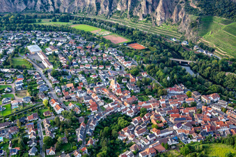 Vue aérienne de Quartier Ebernburg in Bad Kreuznach dans le département Rhénanie-Palatinat, Allemagne