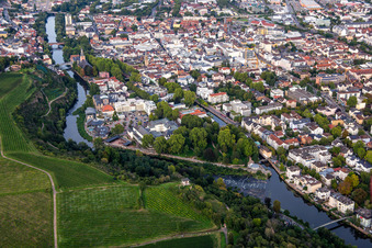 Vue aérienne de Thermes sur l'île de la Nahe à Bad Kreuznach dans le département Rhénanie-Palatinat, Allemagne