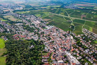 Vue aérienne de Rüdesheimer Straße depuis le sud-est à Bad Kreuznach dans le département Rhénanie-Palatinat, Allemagne