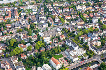 Vue aérienne de Allée de baignade dans le quartier thermal à Bad Kreuznach dans le département Rhénanie-Palatinat, Allemagne