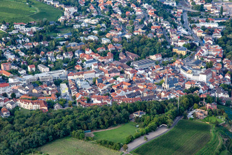 Vue aérienne de Vieille ville à Bad Kreuznach dans le département Rhénanie-Palatinat, Allemagne