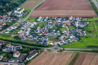 Vue aérienne de Nouvelle zone de développement Burgunderstr à Rüdesheim dans le département Rhénanie-Palatinat, Allemagne