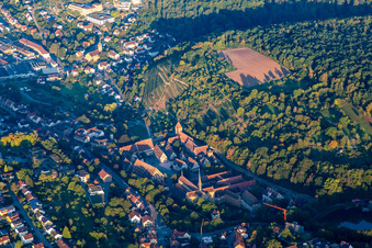 Vue aérienne de Monastère Maulbronn à Maulbronn dans le département Bade-Wurtemberg, Allemagne