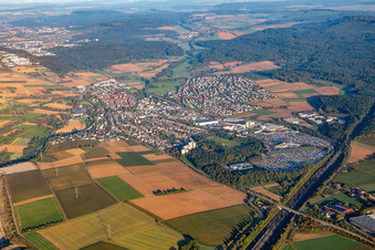Vue aérienne de Du sud-est à Illingen dans le département Bade-Wurtemberg, Allemagne