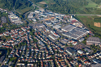 Vue aérienne de Roulements à billes OBI et Hecht dans la zone industrielle Max-Eyth-Straße à Winnenden dans le département Bade-Wurtemberg, Allemagne