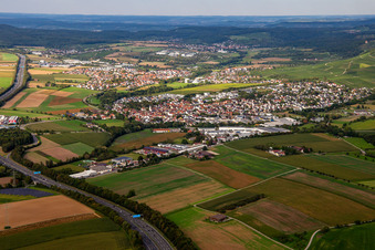 Vue aérienne de Du sud-ouest à le quartier Auenstein in Ilsfeld dans le département Bade-Wurtemberg, Allemagne