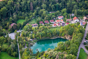 Vue aérienne de Tauchsteinsee à Talheim dans le département Bade-Wurtemberg, Allemagne