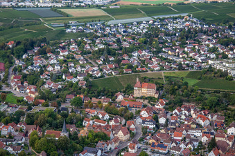 Vue aérienne de Château inférieur à Talheim dans le département Bade-Wurtemberg, Allemagne