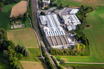 Vue aérienne de BLANCO GmbH + Co KG, Sulzfeld usine à Sulzfeld dans le département Bade-Wurtemberg, Allemagne