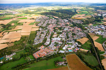 Vue aérienne de De l'ouest à le quartier Flehingen in Oberderdingen dans le département Bade-Wurtemberg, Allemagne