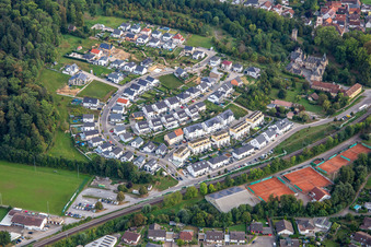 Vue aérienne de Sur la colline du château à Gondelsheim dans le département Bade-Wurtemberg, Allemagne