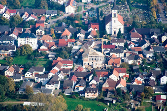 Vue aérienne de Vue des rues et des maisons dans les quartiers résidentiels à le quartier Urloffen in Appenweier dans le département Bade-Wurtemberg, Allemagne
