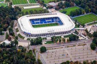 Vue oblique de Terminé le BBBank Stadium Wildpark du Karlsruher Sport-Club eV à le quartier Innenstadt-Ost in Karlsruhe dans le département Bade-Wurtemberg, Allemagne