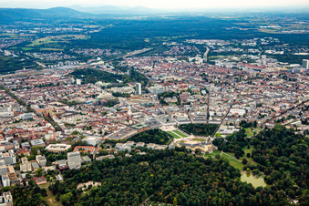 Place du Château à le quartier Innenstadt-West in Karlsruhe dans le département Bade-Wurtemberg, Allemagne hors des airs
