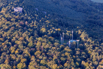 Vue aérienne de Antennes radar au Col de Stiefelsberg à Cleebourg dans le département Bas Rhin, France