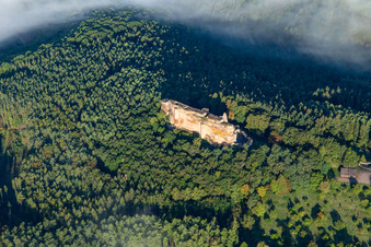 Château Fort de Fleckenstein à Lembach dans le département Bas Rhin, France vue du ciel