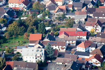 Vue d'oiseau de Rue principale à le quartier Urloffen in Appenweier dans le département Bade-Wurtemberg, Allemagne